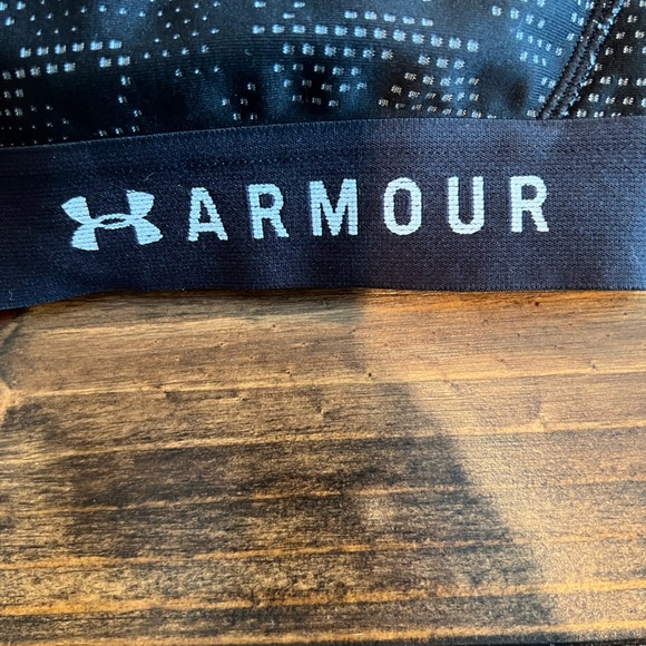 Under Armour Black Sports Bra, size large, compression, EUC, athletic, sports - Picture 2 of 5